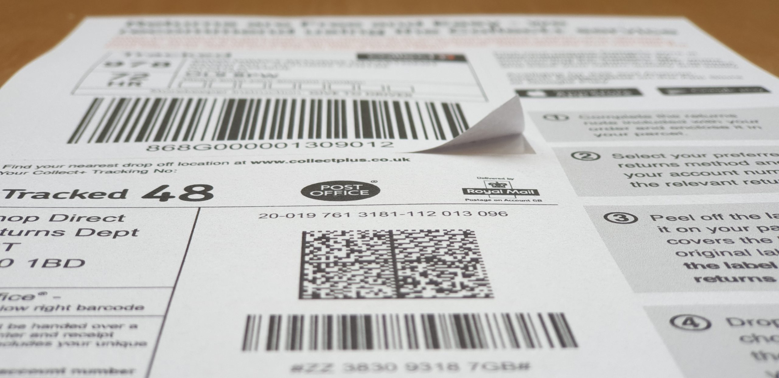 Integrated barcode label